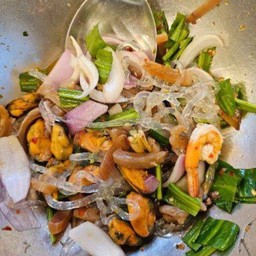 ยำเส้นแก้วทะเล