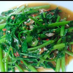 ผักบุ้งไฟแดง (กับข้าว)