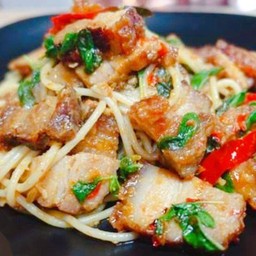 สปาเก็ตตี้ขี้เมาหมูกรอบ