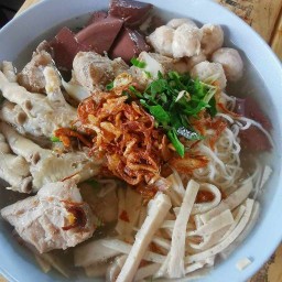 ก๋วยจั๊บ อุบล..คนวาริน (ก๋วยจั๊บญวน) อพาร์ทเม้นท์เฉลยสุข 2  ห้อง 116(ตึกชั้นเดียว)06.00-12.00(รับหน้าร้านข้างเซเว่นสุภาพงษ์ 1 แยก 3)12.00-23.00รับที่อพาร์ทเม้นท์เฉลยสุข 2 ห้อง 116 ตึกชั้นเดียว