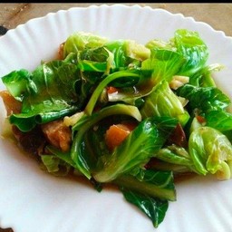 แขนงหมูกรอบ (กับข้าว)