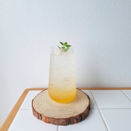 น้ำส้มยูซุโซดา 