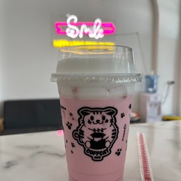 นมสดชมพู เย็น