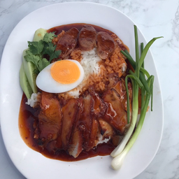 ข้าวหมูแดงหมูกรอบ