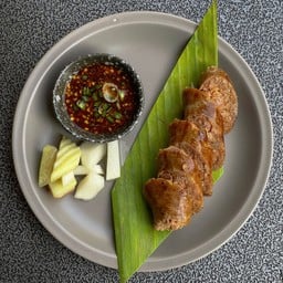 ไส้กรอกเนื้อเสื้อร้องไห้