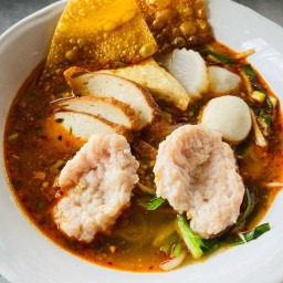 ก๋วยเตี๋ยวบ้านแม่ (ก๋วยเตี๋ยวต้มยำหมูมะนาว)
