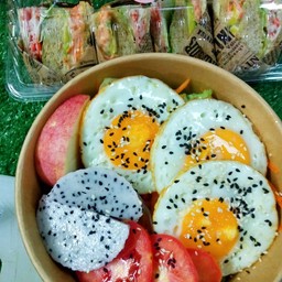 สลัดไข่ดาว