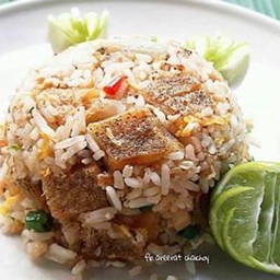 ข้าวผัดปลาสลิด