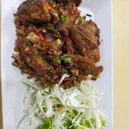 เนื่อปลากระพงผัดพริกเกลือ