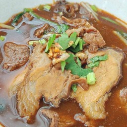 ก๋วยเตี๋ยวเนื้อตุ๋นโคขุนล้วน-ธรรมดา