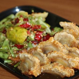 ตำถั่วหมูกรอบ