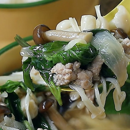 ต้มยำเห็ดรวม ใส่ใบกะเพรา