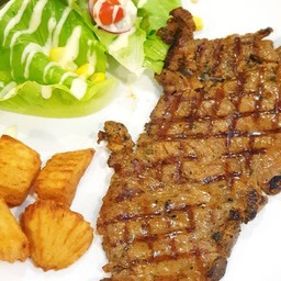 สเต็กเนื้อเซอร์ลอย พริกไทยดำ