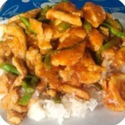 ผัดพริกแกงไก่ ราดข้าว