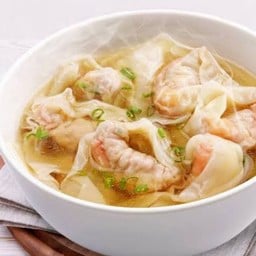 เกี๊ยวหมู+เกี๊ยวกุ้ง หมูทอด (น้ำไส)