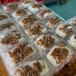 ข้าวหมูทอดพิเศษ 30 ห่อ ฟรีข้าวไก่ทอด 14 ห่อ