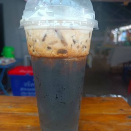 โอเลี้ยงยกล้อ (ใส่นม)