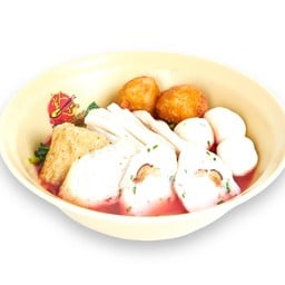 ก๋วยเตี๋ยวลูกชิ้นปลาเย็นตาโฟ พิเศษ
