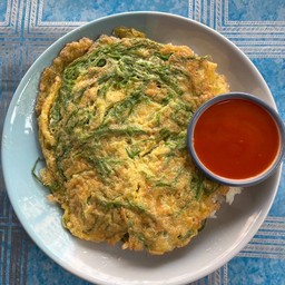 ข้าวไข่เจียวชะอมทอด