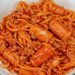 สปาเกตตีซอสมะเขือเทศ Spaghetti with tomato sauce