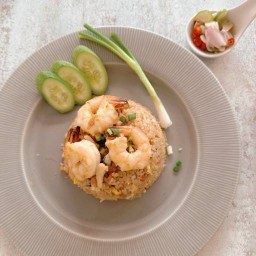 ข้าวผัด (หมู หรือ กุ้ง หรือ ปลาหมึก)