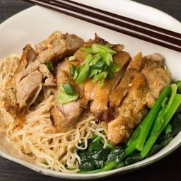 ก๋วยเตี๋ยวไก่ย่าง (น้ำใส)