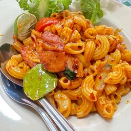 มักกะโรนีผัดต้มยำแห้ง Stir-fried Tom Yum Macaroni