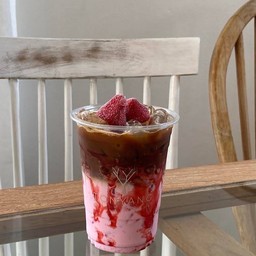 สตอเบอรี่ลาเต้