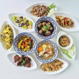 เครื่องแกง ข้าวแกง ข้าวราดแกง ข้าวคลุกกะปิ ขนมจีนน้ำยา เฉลิมพระเกียรติ ร.9 ซอย 35