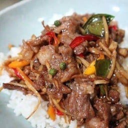 ผัดฉ่าหมูราดข้าว