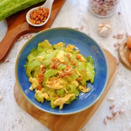 มะระผัดไข่