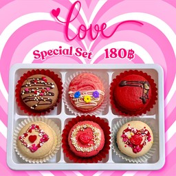มาการองเซตเเต่งหน้า 6 ชิ้น (ธีมลายหัวใจวาเลนไทน์)