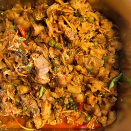 ข้าวแกงเจริญถาดหลุมอิ่มอร่อย & ก๋วยเตี๋ยวลุยสวน ท่าอิฐซอย1