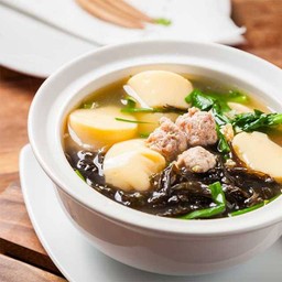 แกงจืดเต้าหู้สาหร่าย Clear soup with egg tofu and seaweed