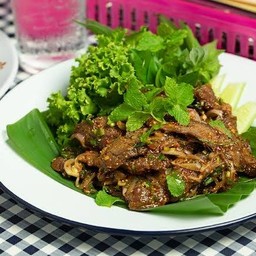 น้ำตกเนื้อ