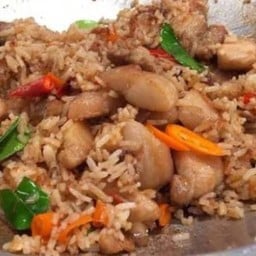ข้าวผัดน้ำพริกกระปิหมูกรอบ