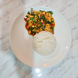 ข้าวราดผัดกระเพราไก่