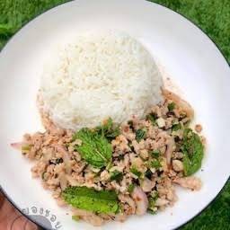 ข้าวหน้าลาบ