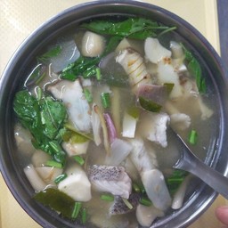 ต้มยำเนื้อปลาเก๋า น้ำใส