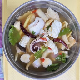 ต้มยำปลาหมึก น้ำใส