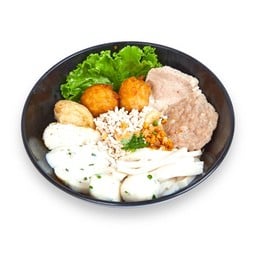 เส้นปลาลูกชิ้นปลา เพิ่มหมู 3 อย่าง