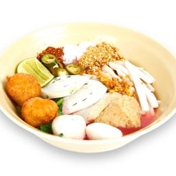 เส้นปลาเย็นตาโฟต้มยำ