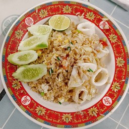 ข้าวผัดปลาหมึก