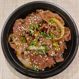 ข้าวหน้าเนื้อผัดพริกแห้ง