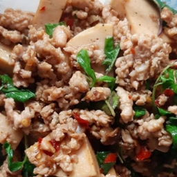 ข้าวกะเพราไก่สับ+ไก่ยอ