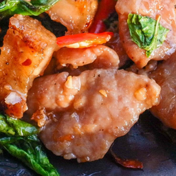 ข้าวกะเพราหมูชิ้น+หมูยอ