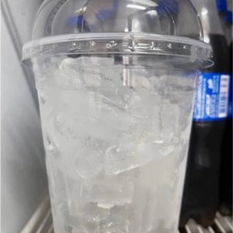 น้ำแข็งแก้วใหญ่