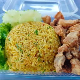 ข้าวผัดเครื่องแกง, หมูทอด