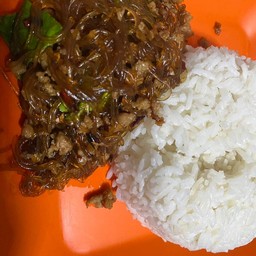 ข้าวกะเพราวุ้นเส้น