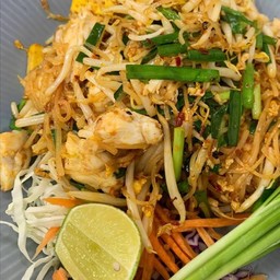 ผัดไทยเส้นจันทน์ปู